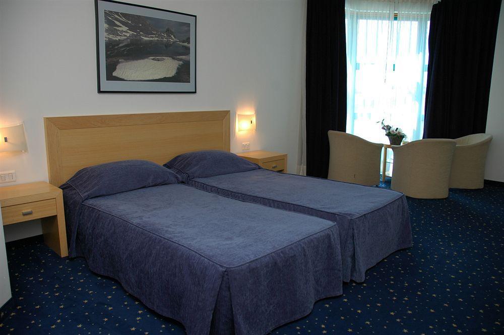 Hotel Blue Star Budva Buitenkant foto