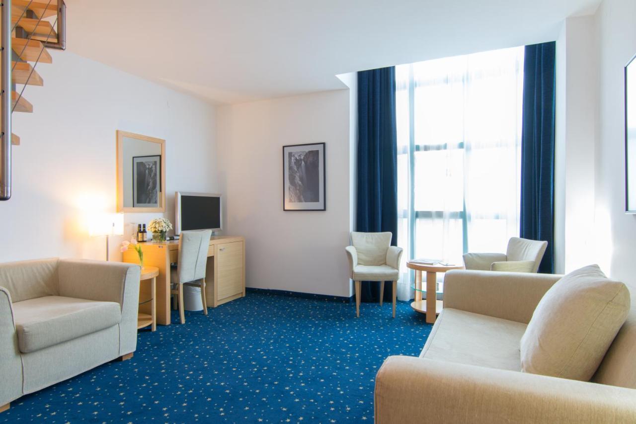 Hotel Blue Star Budva Buitenkant foto