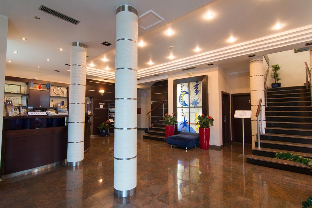 Hotel Blue Star Budva Buitenkant foto